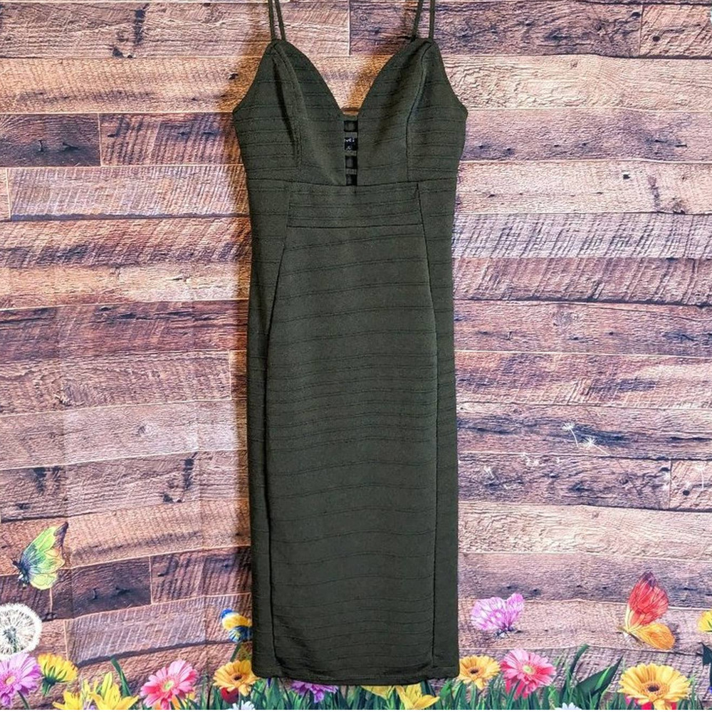 Love J Medium olive stretch, spaghetti straps, cut outs, midi. fall/winter